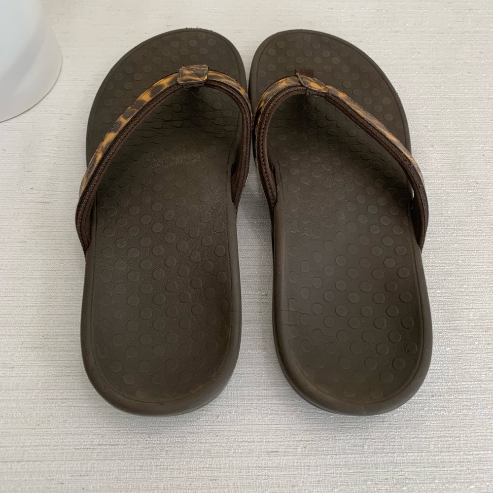 Vionic Brown Leopard Print Flip Flop Orthotic Com… - image 8